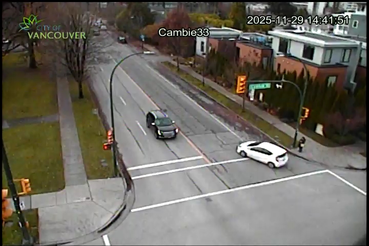 Cambie St & W 33rd Ave - W