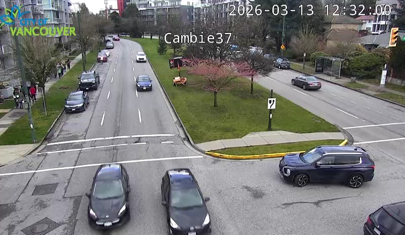 Cambie St & W 37th Ave - N