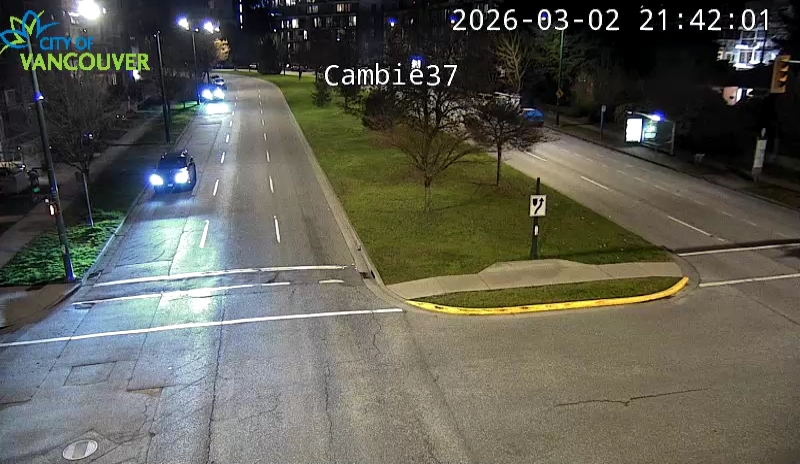Cambie St & W 37th Ave - N