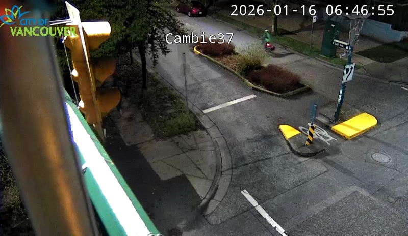 Cambie St & W 37th Ave - W