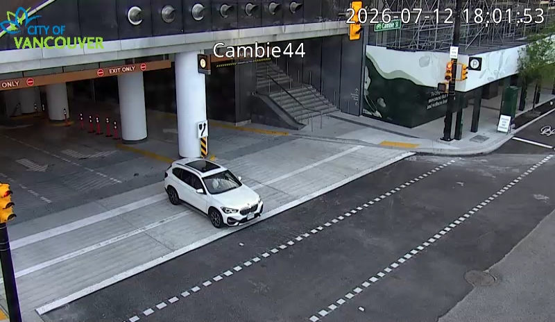 Cambie St and W 44th Ave - West