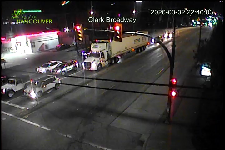 Clark Dr & E Broadway - N