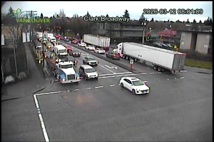 Clark Dr & E Broadway - S