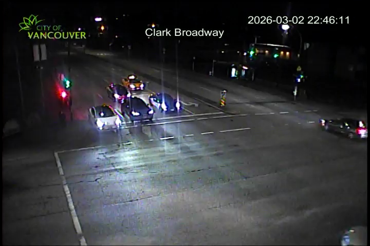 Clark Dr & E Broadway - S