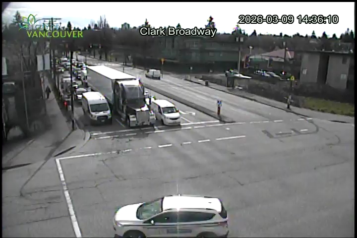 Clark Dr & E Broadway - S