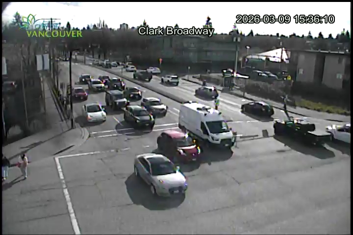 Clark Dr & E Broadway - S