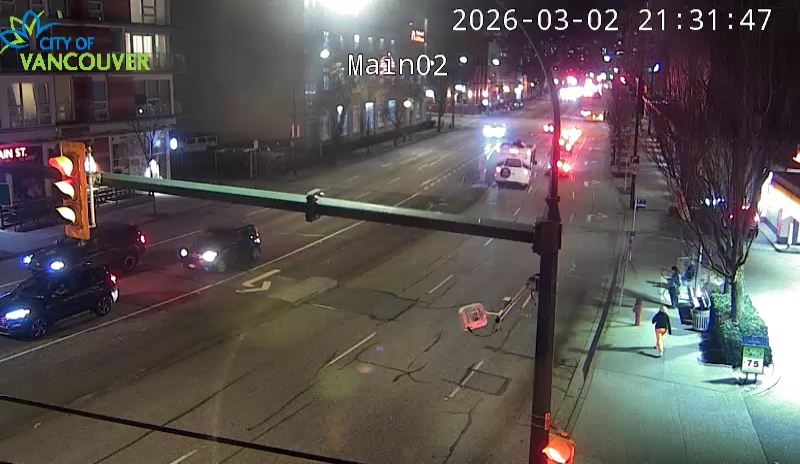 Main St & E 2nd Ave - W