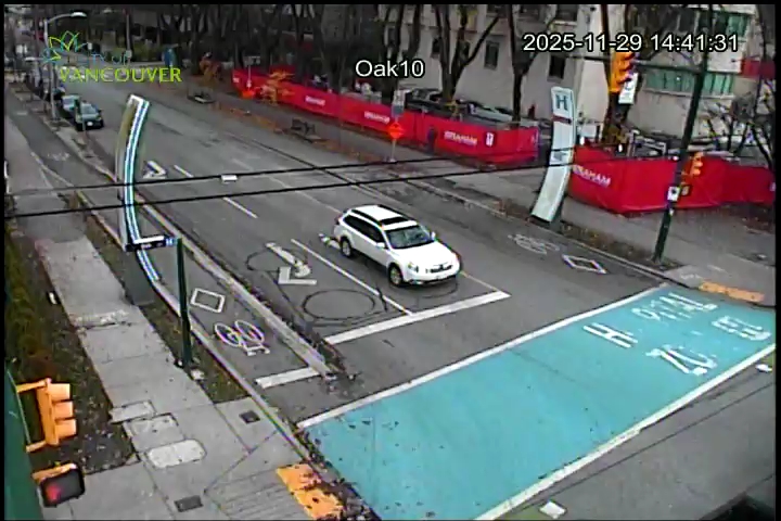 Oak St & W. 10th Ave - East