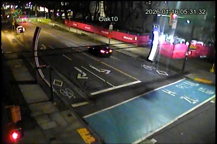 Oak St & W. 10th Ave - East