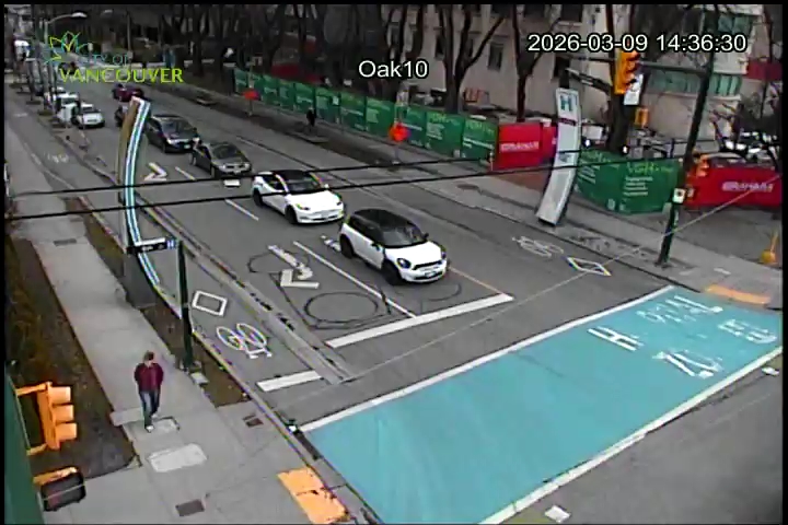 Oak St & W. 10th Ave - East