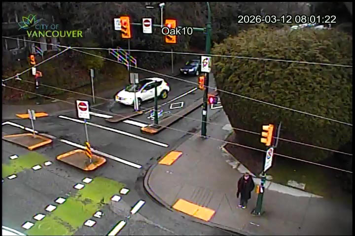 
Oak St & W. 10th Ave - West