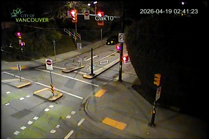 
Oak St & W. 10th Ave - West