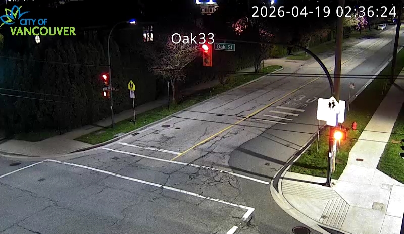 Oak St & W 33rd Ave - E