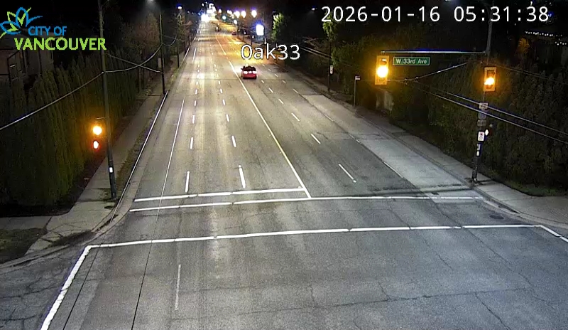 Oak St & W 33rd Ave - N