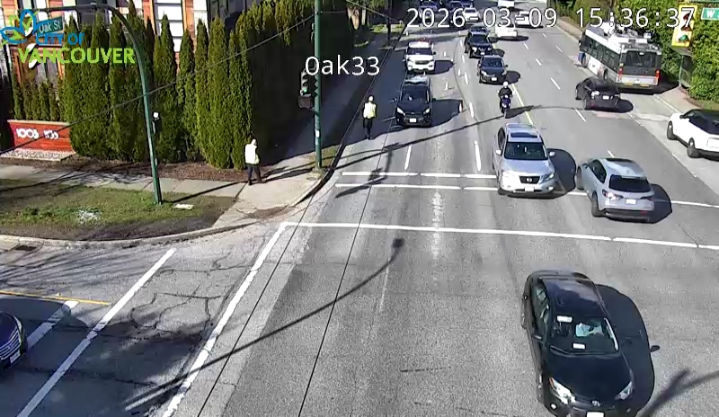 Oak St & W 33rd Ave - N