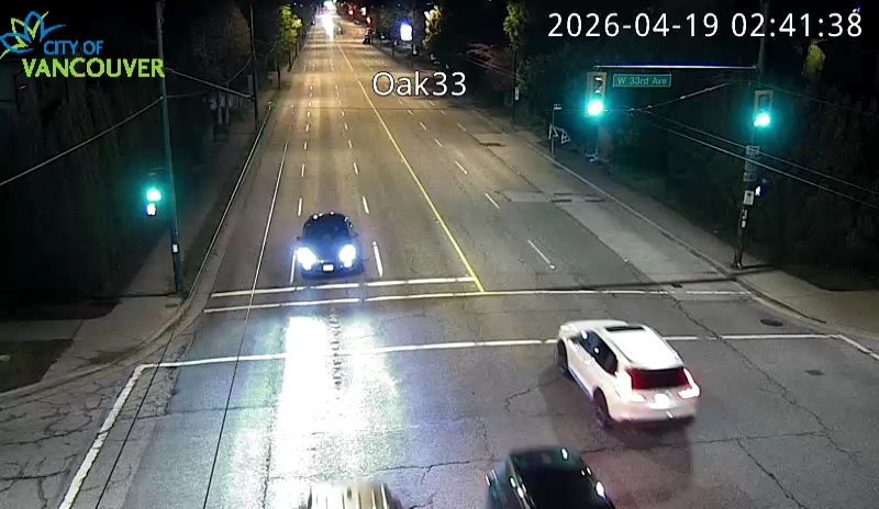 Oak St & W 33rd Ave - N