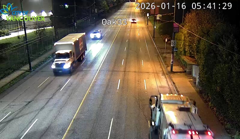 Oak St & W 33rd Ave - S