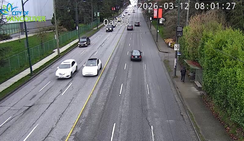 Oak St & W 33rd Ave - S