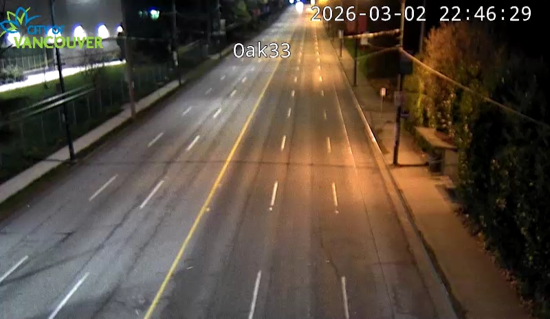 Oak St & W 33rd Ave - S