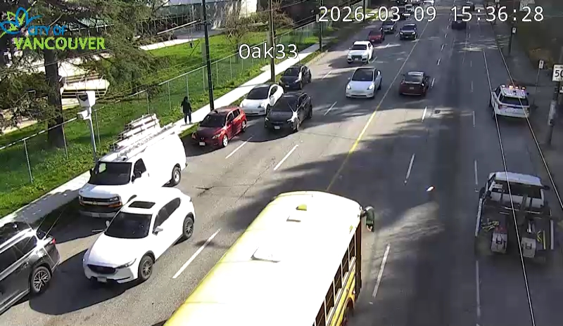 Oak St & W 33rd Ave - S