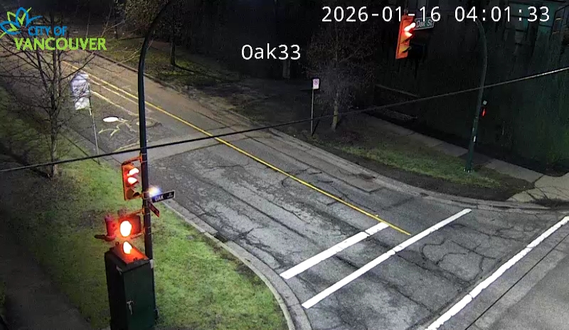 Oak St & W 33rd Ave - W