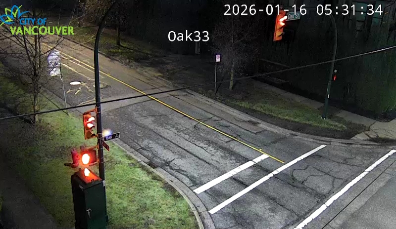 Oak St & W 33rd Ave - W