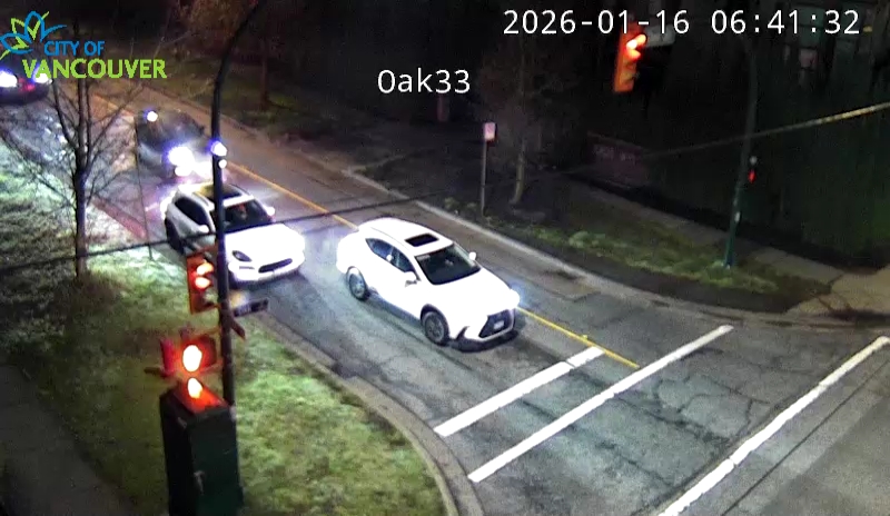 Oak St & W 33rd Ave - W