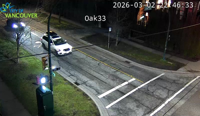 Oak St & W 33rd Ave - W