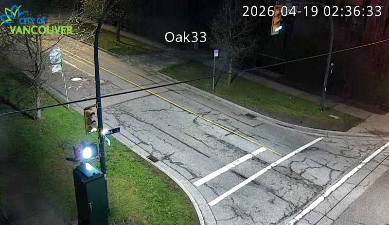 Oak St & W 33rd Ave - W