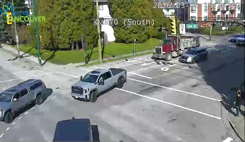 Oak St & W 70th Ave - E