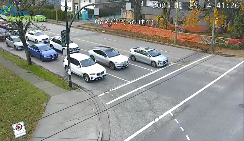 Oak St & W 70th Ave - W