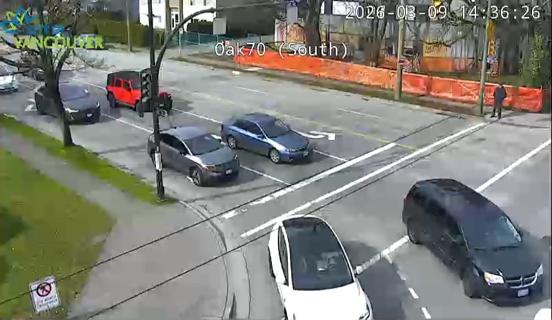 Oak St & W 70th Ave - W