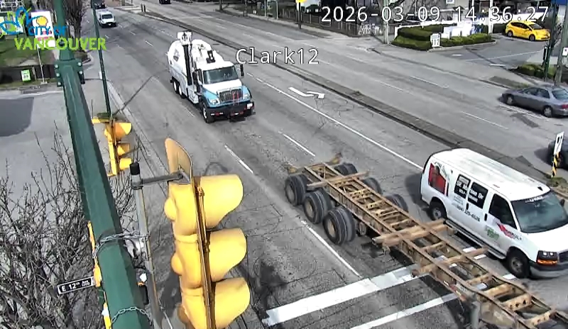 Clark Dr & E 12th Ave - N